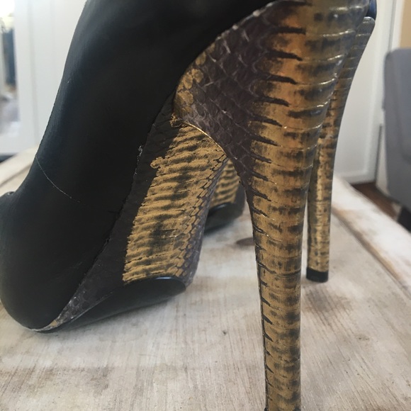 Report Signature — Peeptoe Stilettos — US 8.5 - Picture 3 of 4